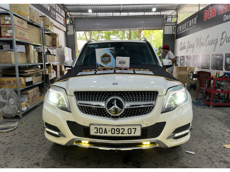 Độ đèn nâng cấp ánh sáng Bi Titan M20 Ultra cho xe Mercedes GLK250